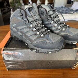 Merrell Moab FST ICE+ Thermo Hiking Boots